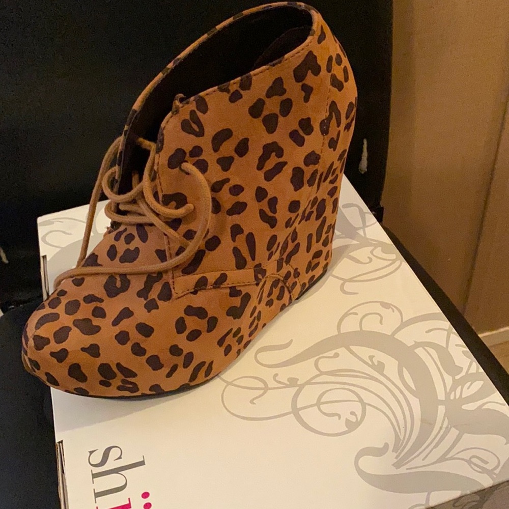 Leopard print wedge booties